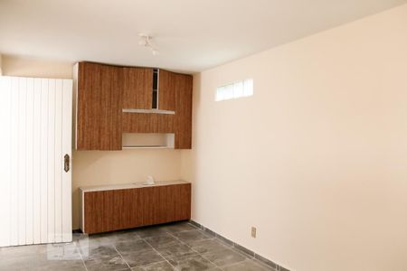 Casa à venda com 185m², 3 quartos e 2 vagas Casa à venda com 185m², 3 quartos e 2 vagasEdicula