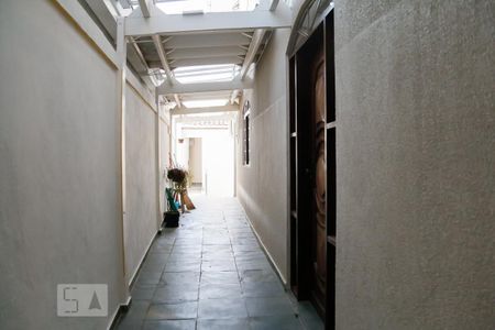 Casa à venda com 185m², 3 quartos e 2 vagas Casa à venda com 185m², 3 quartos e 2 vagasCorredor