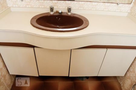 Casa à venda com 185m², 3 quartos e 2 vagas Casa à venda com 185m², 3 quartos e 2 vagasBanheiro Suíte