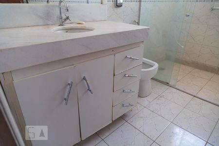 Apartamento à venda com 90m², 3 quartos e 1 vaga Apartamento à venda com 90m², 3 quartos e 1 vagaArmário do Banheiro Social