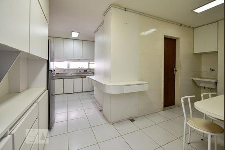Apartamento à venda com 200m², 3 quartos e sem vaga Apartamento à venda com 200m², 3 quartos e sem vagaCozinha