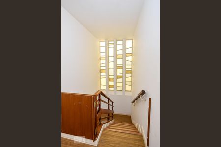 Apartamento à venda com 200m², 3 quartos e sem vaga Apartamento à venda com 200m², 3 quartos e sem vagaEscadas