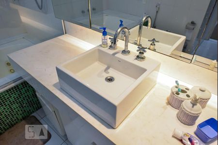 Apartamento à venda com 200m², 3 quartos e sem vaga Apartamento à venda com 200m², 3 quartos e sem vagaBanheiro da Suíte
