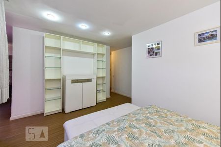 Apartamento à venda com 200m², 3 quartos e sem vaga Apartamento à venda com 200m², 3 quartos e sem vagaSuíte