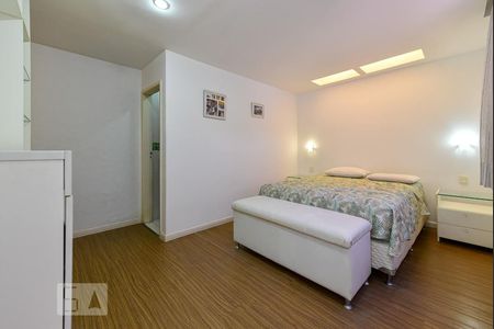 Apartamento à venda com 200m², 3 quartos e sem vaga Apartamento à venda com 200m², 3 quartos e sem vagaSuíte