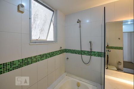 Apartamento à venda com 200m², 3 quartos e sem vaga Apartamento à venda com 200m², 3 quartos e sem vagaBanheiro da Suíte