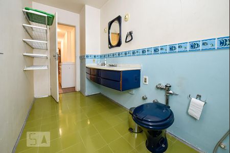 Apartamento à venda com 200m², 3 quartos e sem vaga Apartamento à venda com 200m², 3 quartos e sem vagaBanheiro Social