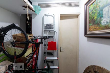 Apartamento à venda com 149m², 4 quartos e 1 vaga Apartamento à venda com 149m², 4 quartos e 1 vagaQuarto de Serviço 1