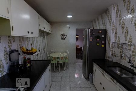 Apartamento à venda com 149m², 4 quartos e 1 vaga Apartamento à venda com 149m², 4 quartos e 1 vagaCozinha
