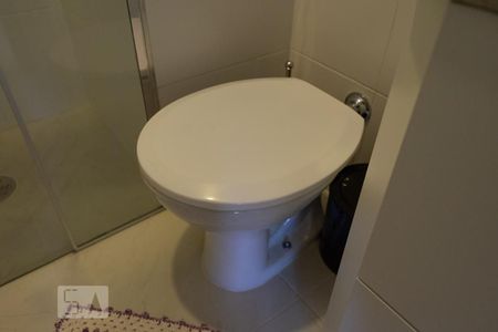 Apartamento à venda com 262m², 4 quartos e 1 vaga Apartamento à venda com 262m², 4 quartos e 1 vagaBanheiro