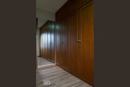 Apartamento à venda com 262m², 4 quartos e 1 vaga Apartamento à venda com 262m², 4 quartos e 1 vagaSuíte