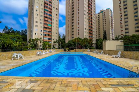 Apartamento à venda com 262m², 4 quartos e 1 vaga Apartamento à venda com 262m², 4 quartos e 1 vagaPiscina
