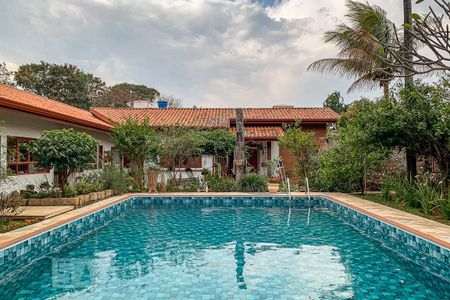 Casa à venda com 1000m², 5 quartos e 4 vagas Casa à venda com 1000m², 5 quartos e 4 vagasÁrea Externa