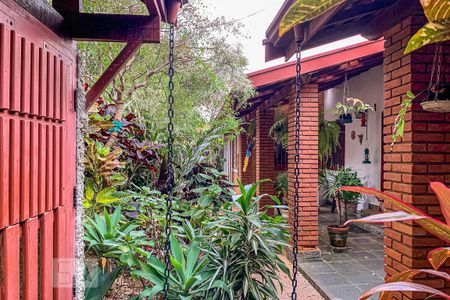 Casa à venda com 1000m², 5 quartos e 4 vagas Casa à venda com 1000m², 5 quartos e 4 vagasÁrea Externa