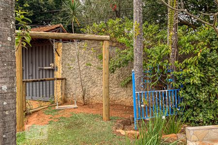 Casa à venda com 1000m², 5 quartos e 4 vagas Casa à venda com 1000m², 5 quartos e 4 vagasÁrea Externa
