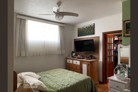 Casa à venda com 1000m², 5 quartos e 4 vagas Casa à venda com 1000m², 5 quartos e 4 vagasQuarto 5