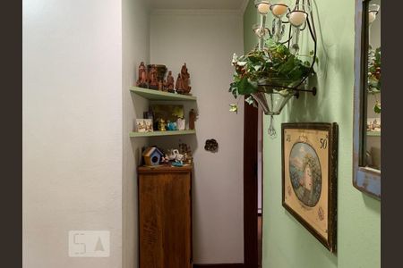 Casa à venda com 1000m², 5 quartos e 4 vagas Casa à venda com 1000m², 5 quartos e 4 vagasCorredor