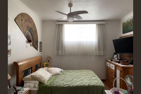 Casa à venda com 1000m², 5 quartos e 4 vagas Casa à venda com 1000m², 5 quartos e 4 vagasQuarto 5