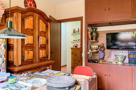Casa à venda com 1000m², 5 quartos e 4 vagas Casa à venda com 1000m², 5 quartos e 4 vagasQuarto 1