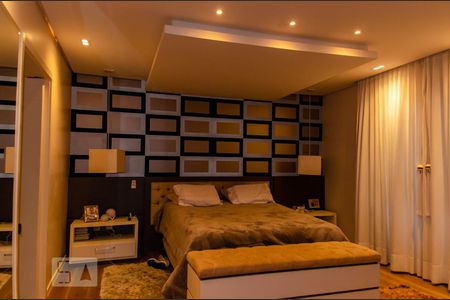 Casa à venda com 300m², 3 quartos e 4 vagas Casa à venda com 300m², 3 quartos e 4 vagasQuarto Suíte