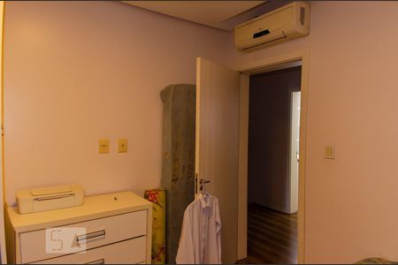 Casa à venda com 300m², 3 quartos e 4 vagas Casa à venda com 300m², 3 quartos e 4 vagasQuarto 3