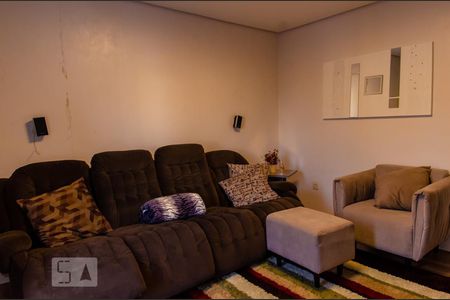Casa à venda com 300m², 3 quartos e 4 vagas Casa à venda com 300m², 3 quartos e 4 vagasSala de TV