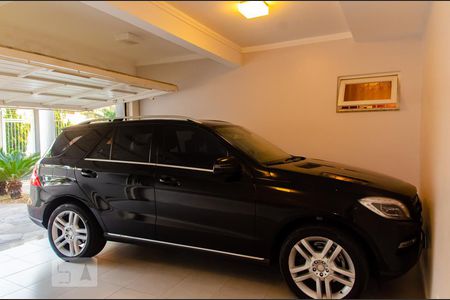 Casa à venda com 300m², 3 quartos e 4 vagas Casa à venda com 300m², 3 quartos e 4 vagasGaragem