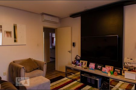 Casa à venda com 300m², 3 quartos e 4 vagas Casa à venda com 300m², 3 quartos e 4 vagasSala de TV