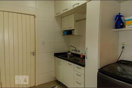 Casa à venda com 300m², 3 quartos e 4 vagas Casa à venda com 300m², 3 quartos e 4 vagasÁrea de Serviço