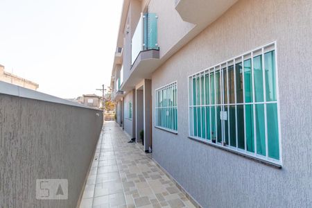 Casa de condomínio à venda com 60m², 2 quartos e 1 vaga Casa de condomínio à venda com 60m², 2 quartos e 1 vagaFachada