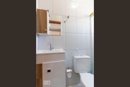 Casa de condomínio à venda com 60m², 2 quartos e 1 vaga Casa de condomínio à venda com 60m², 2 quartos e 1 vagaBanheiro da Suíte 1