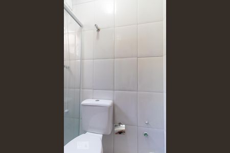 Casa de condomínio à venda com 60m², 2 quartos e 1 vaga Casa de condomínio à venda com 60m², 2 quartos e 1 vagaBanheiro da suíte 2