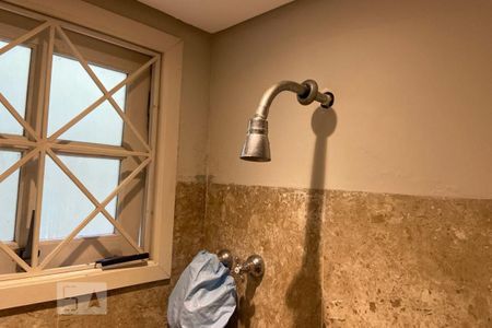 Casa para alugar com 412m², 5 quartos e 2 vagas Casa para alugar com 412m², 5 quartos e 2 vagasBanheiro - Torneira