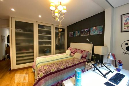 Casa para alugar com 412m², 5 quartos e 2 vagas Casa para alugar com 412m², 5 quartos e 2 vagasSuíte  5