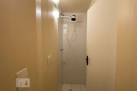 Casa para alugar com 412m², 5 quartos e 2 vagas Casa para alugar com 412m², 5 quartos e 2 vagasBanheiro de Serviço 2