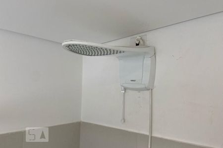 Casa para alugar com 412m², 5 quartos e 2 vagas Casa para alugar com 412m², 5 quartos e 2 vagasChuveiro
