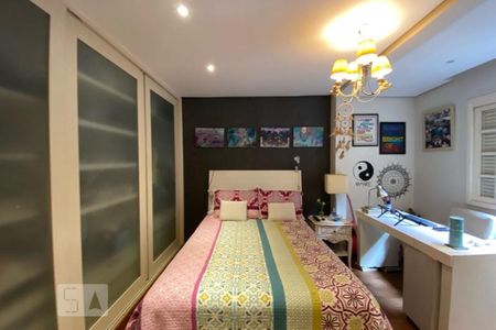 Casa para alugar com 412m², 5 quartos e 2 vagas Casa para alugar com 412m², 5 quartos e 2 vagasSuíte  5