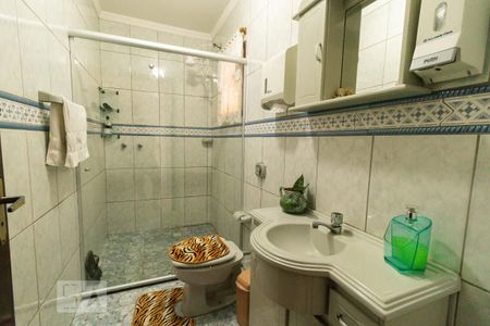 Casa à venda com 475m², 4 quartos e 5 vagas Casa à venda com 475m², 4 quartos e 5 vagasBanheiro