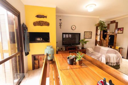 Casa à venda com 475m², 4 quartos e 5 vagas Casa à venda com 475m², 4 quartos e 5 vagasSala de Jatar/ Cozinha