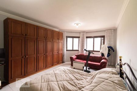 Casa à venda com 475m², 4 quartos e 5 vagas Casa à venda com 475m², 4 quartos e 5 vagasQuarto 1