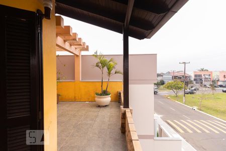 Casa à venda com 475m², 4 quartos e 5 vagas Casa à venda com 475m², 4 quartos e 5 vagasSacada da Sala