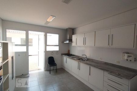 Casa à venda com 270m², 3 quartos e 1 vaga Casa à venda com 270m², 3 quartos e 1 vagaCozinha