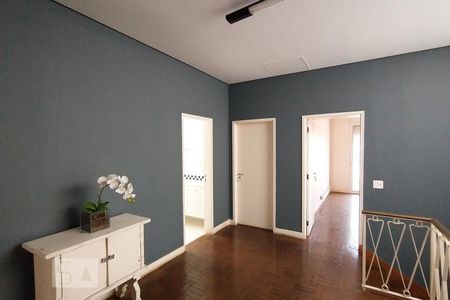 Casa à venda com 270m², 3 quartos e 1 vaga Casa à venda com 270m², 3 quartos e 1 vagaHall dos quartos