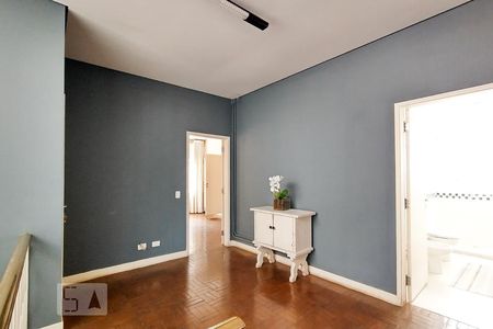 Casa à venda com 270m², 3 quartos e 1 vaga Casa à venda com 270m², 3 quartos e 1 vagaHall dos quartos