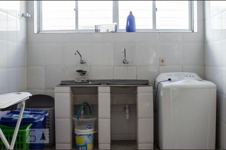 Casa à venda com 450m², 4 quartos e 4 vagas Casa à venda com 450m², 4 quartos e 4 vagasÁrea de Serviço