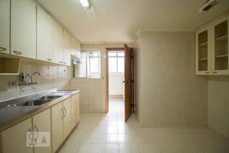 Apartamento à venda com 113m², 3 quartos e 1 vaga Apartamento à venda com 113m², 3 quartos e 1 vagaCozinha