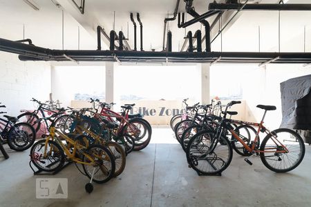 Studio à venda com 28m², 1 quarto e 1 vaga Studio à venda com 28m², 1 quarto e 1 vagaBicicletário