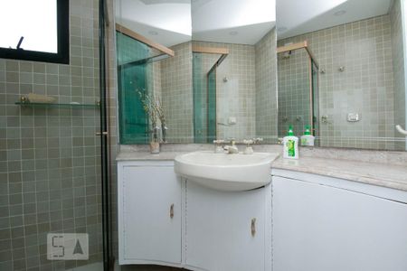 Apartamento à venda com 150m², 3 quartos e 3 vagas Apartamento à venda com 150m², 3 quartos e 3 vagasBanheiro Suite 1