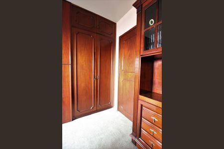 Casa à venda com 300m², 3 quartos e 5 vagasQuarto 3  - Armários