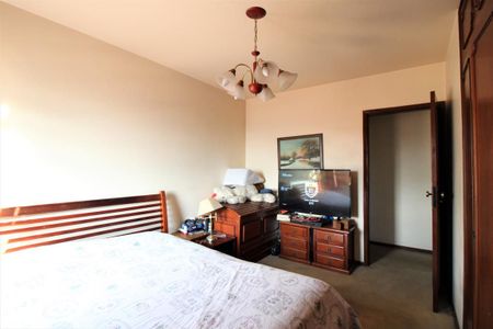 Casa à venda com 300m², 3 quartos e 5 vagasQuarto 2 